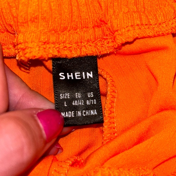 SHEIN Cropped Tank Top & Shorts - Picture 4 of 4